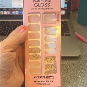 Dashing Diva Gloss Gel Palette - Pink and Gold Press-On Nails